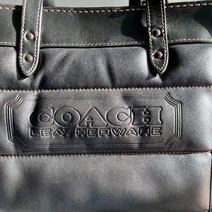 NWT COACH Tote 22 Style C6852